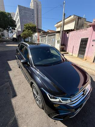 VOLKSWAGEN TIGUAN 2.0 300 TSI GASOLINA ALLSPACE R-LINE AUTOMÁTICO